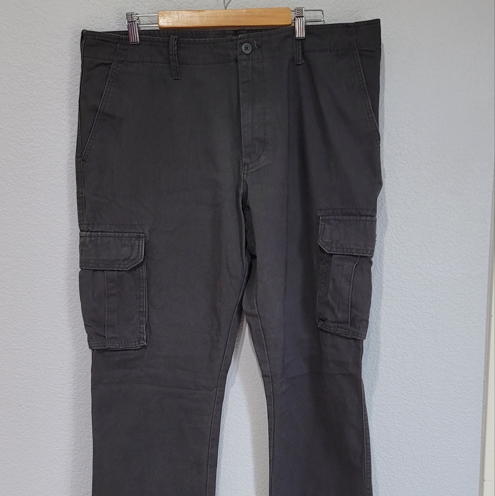 Old Navy broken in men cargo pants